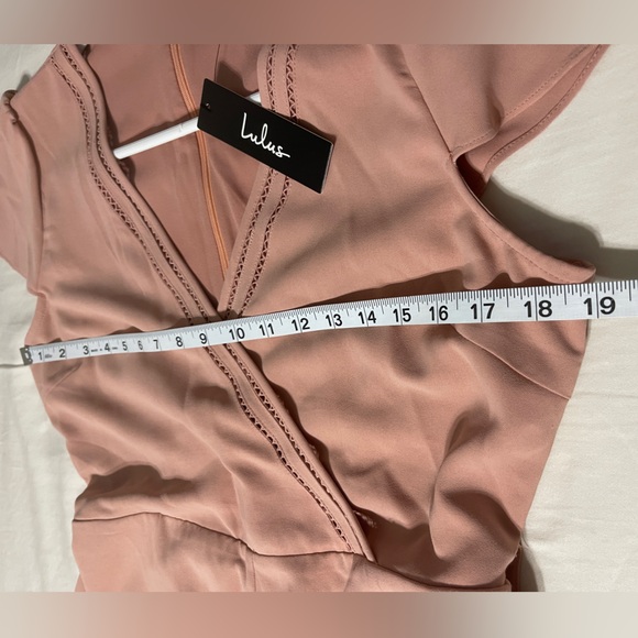 NWT LuLu’s Jumpsuit W/Belt  Sz L Fully Lined Short Sleeve V-Neck Dusty Pink Zip - Picture 5 of 12